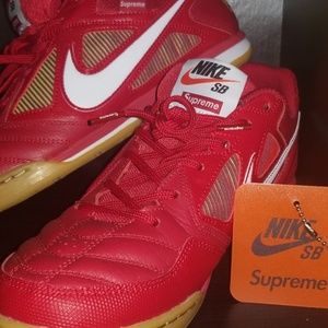 Suprem Nike Sb